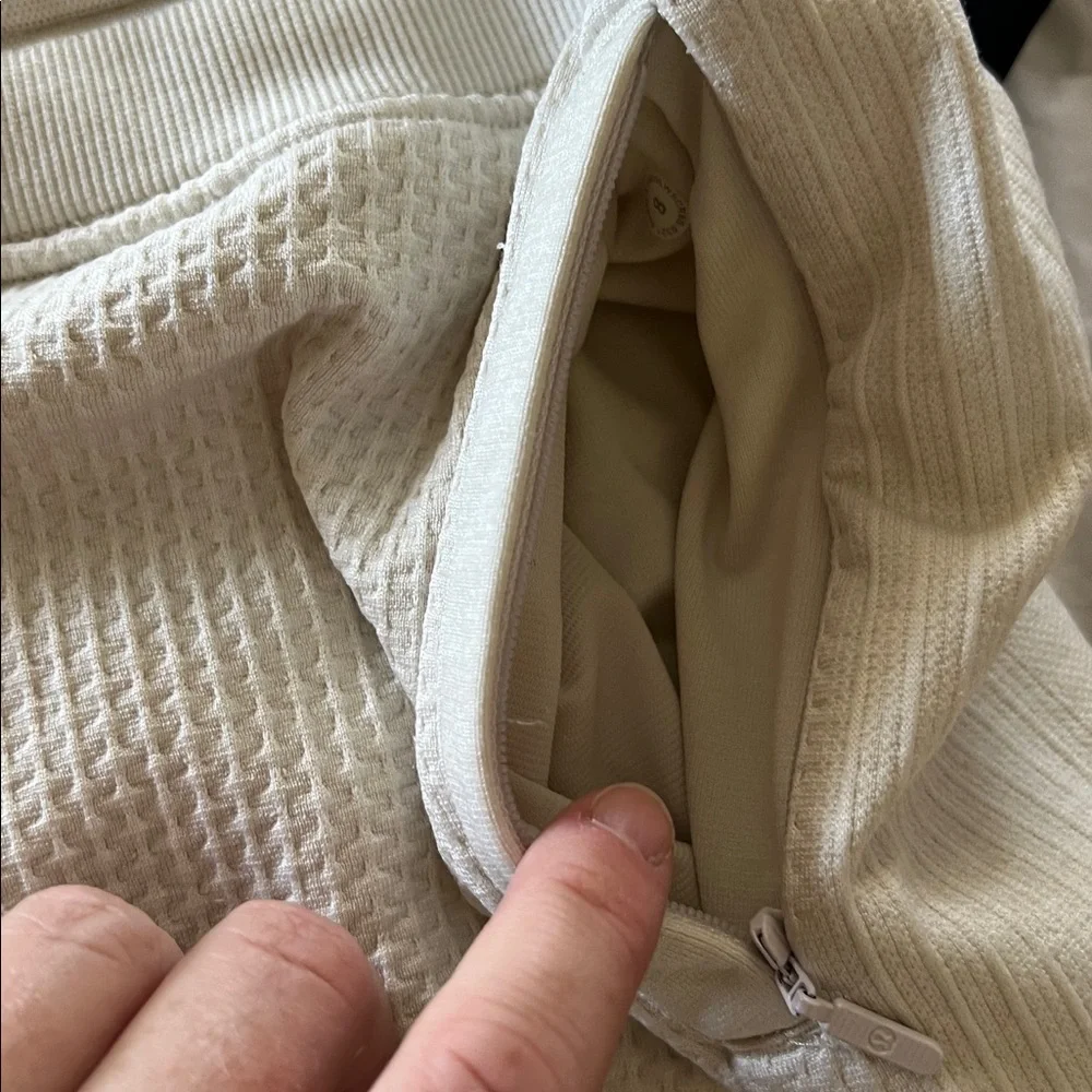 Lululemon Athletica women’s jogger 8 waffle knit - Picture 9 of 11